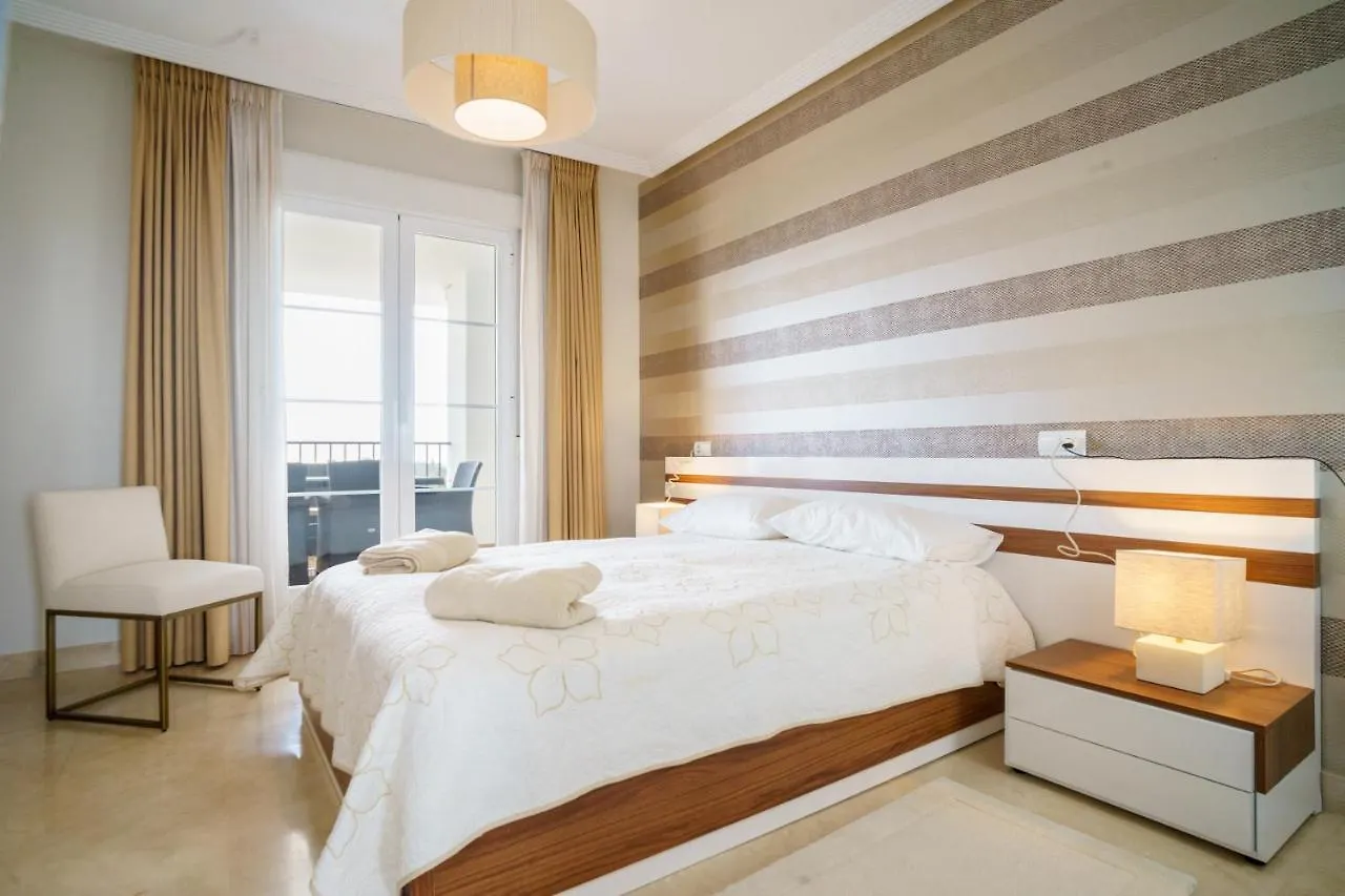 Los Robles De Los Arqueros Golf 3 Bedrooms Apartment. Benahavís 0*,  Espanha